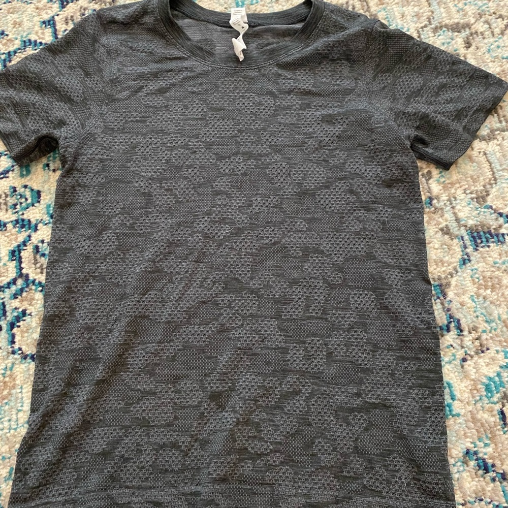 Lululemon breeZe by